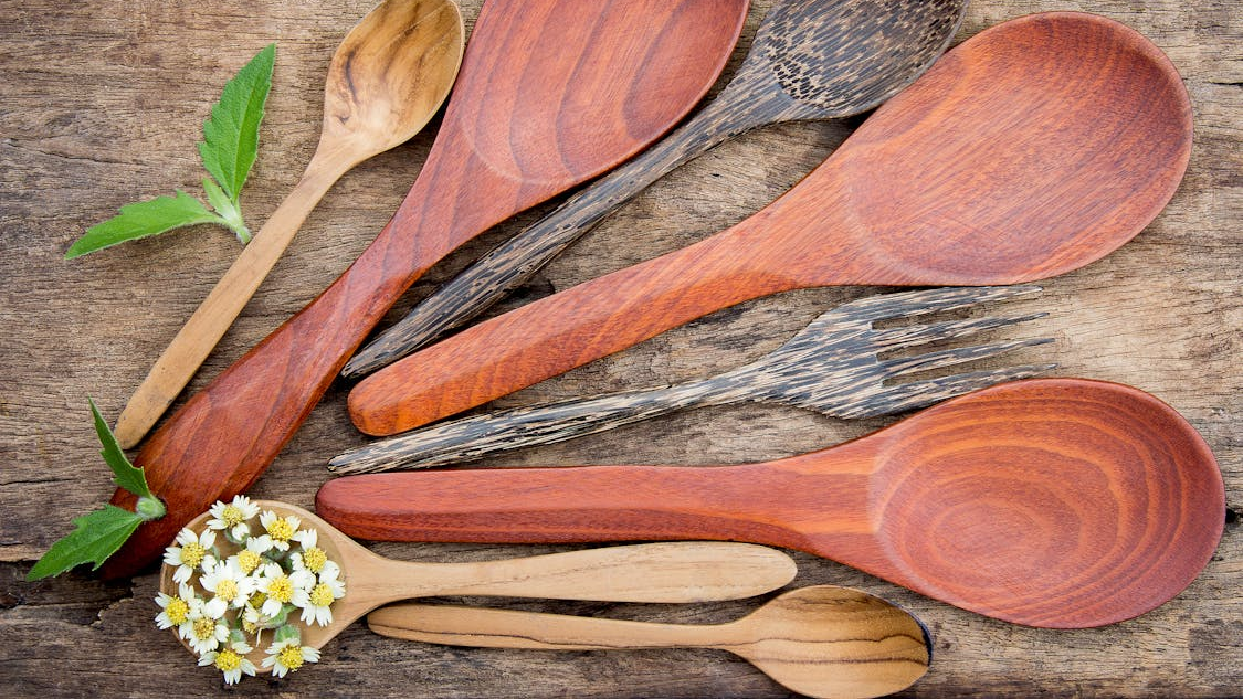 eco-friendly kitchen tools, plastic-free kitchen, wooden spoons, eco-friendly spoons
